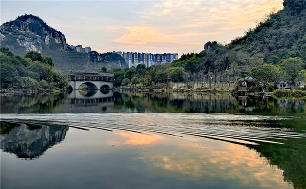 乌云过后晚霞美