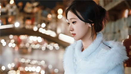 灯火皆过客，携风踏月来