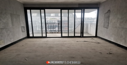 棠棣之华顶楼清水复式带露台产权面积108平米使用面积160平米145万