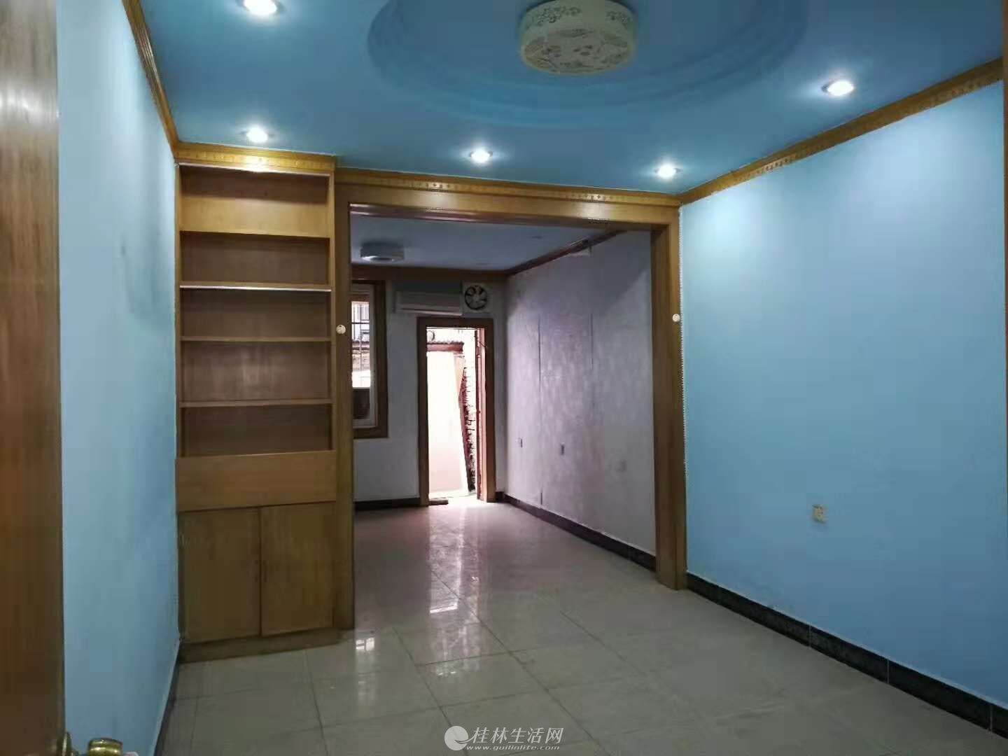 ȺСѧ棬һһ¥ʺС飬Ͼܼ۲