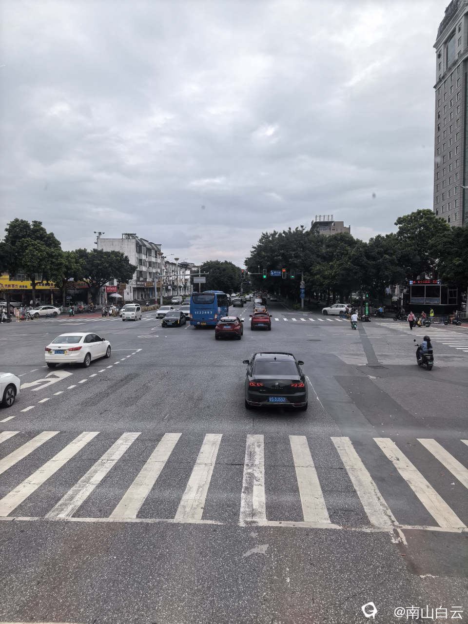 7e3efdbd-6e40-7d02-9eea-b266930bdbd6.jpg