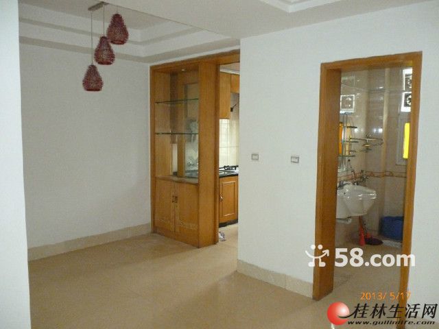 ӣ����ׯ԰ 3�� 2001�꽨 120�O 75��