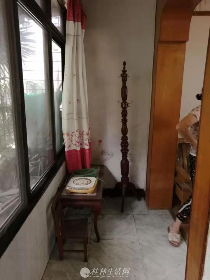 �콭������ԶСѧ������ѧ��λ��Ժ��¥��װ�� ����ֻҪ70��