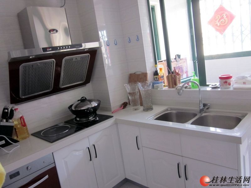 ���⣬40��ĺ���װ��ȫ��Ʒ�Ƽҵ���ﻪ����̩����3��2��2������һ�γ��⣬������