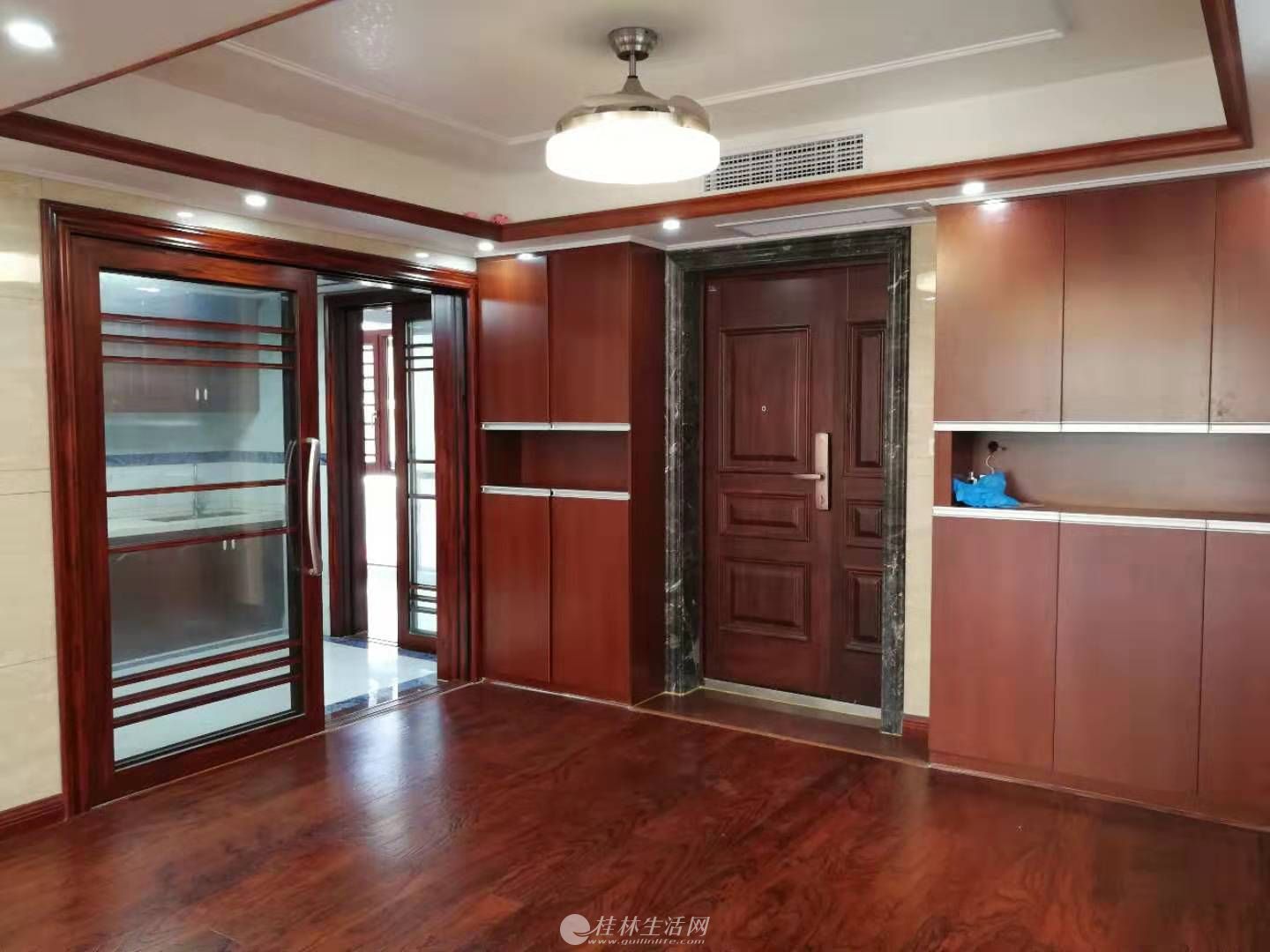 ��̩���� ����װ�� ʵľ�ذ� Ʒ�ƼҾ� ˫��̨ �ͳ�λ