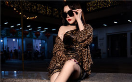 街拍美女小姐姐