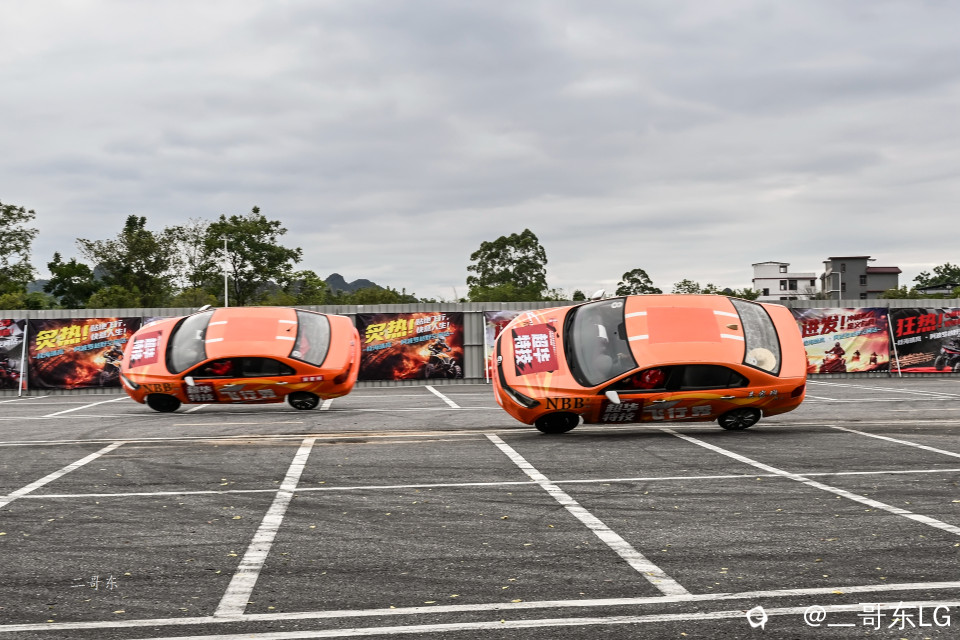 超华特技飞车秀 (22).jpg