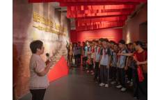 纪念中国工农红军长征胜利90周年主题展在广西博物馆开展