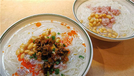 呼哧呼哧，干掉两碗全州红油米粉