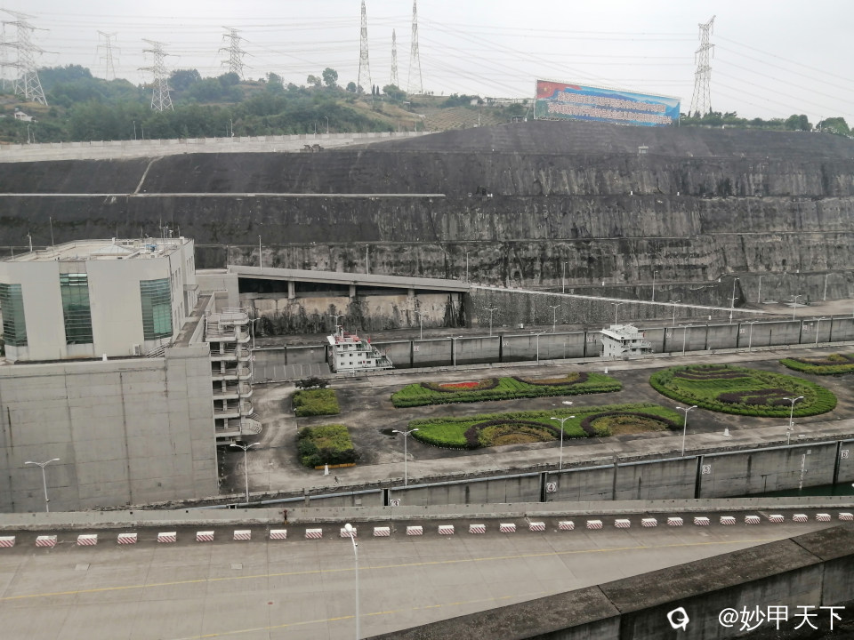 双向五级船闸。