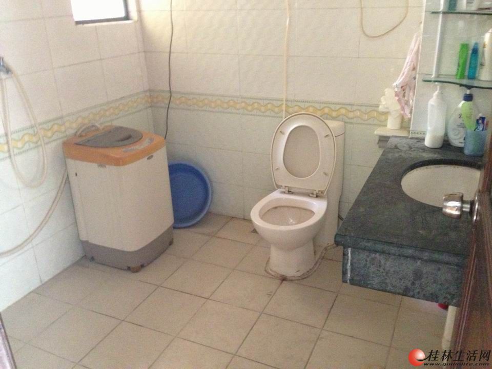 �����³ǣ���װ2����105ƽ78���ϱ�ͨ͸���Լ۱ȸߣ������޵У�
