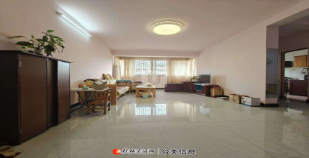 叠彩区农机公司小区3室2厅1卫120平 44万