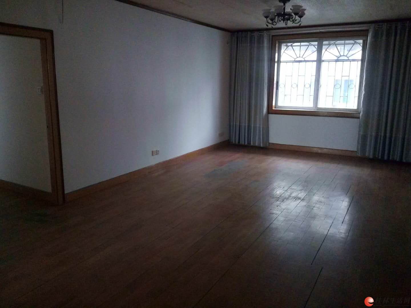 ���绨԰����������90ƽ���ף�����¥���ϱ�����1200Ԫ/�£����н�ǳ����ţ�