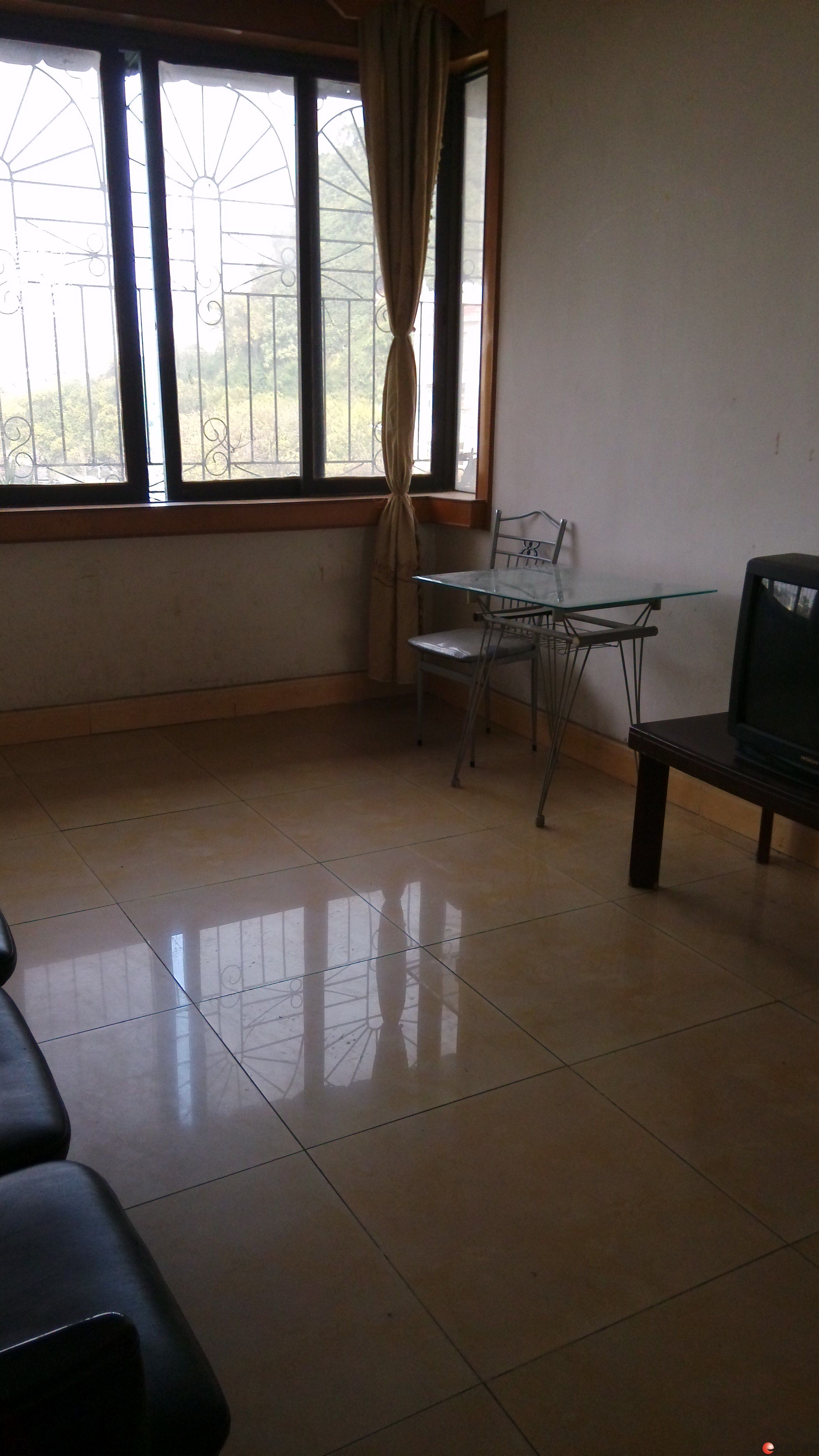 ��Ϫɽ��һ����������С������һ��70ƽ����¥