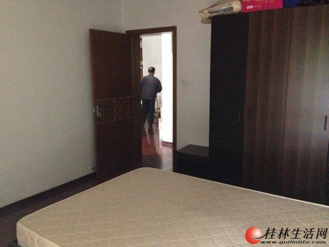 �˽��ϳ� 3��2��2�� 131�O 108�� ��װ 1¥ 2006�� ��5 Ψһ ���˰
