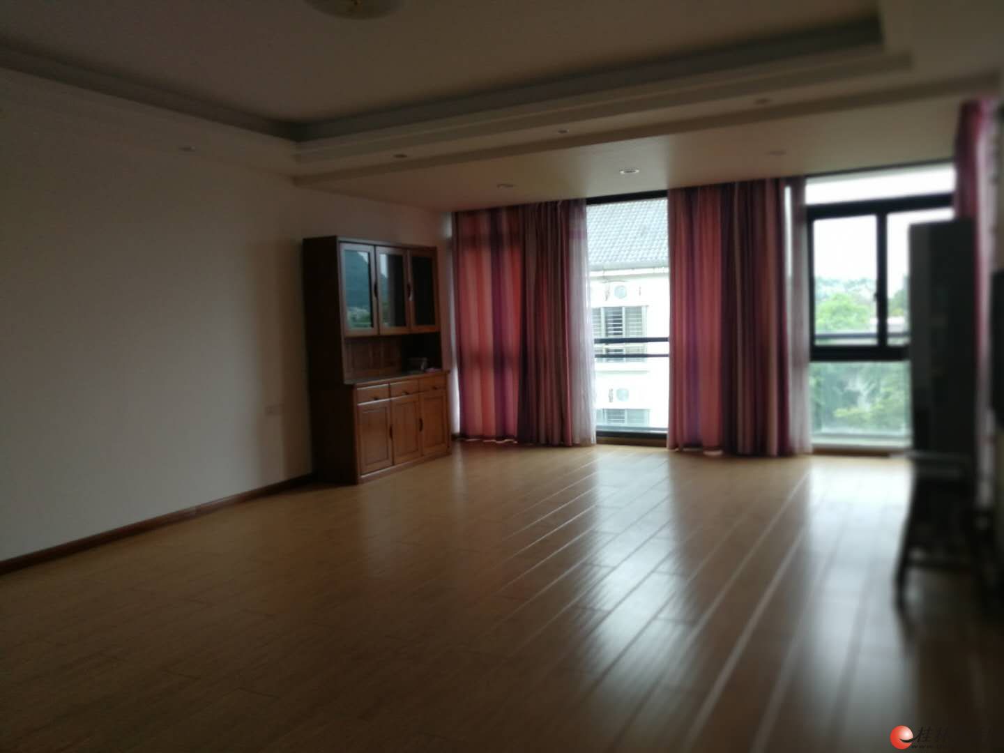 R�������ͳ� �콭�� ��װ �ɿ����� 281ƽ��ʽ ��¶̨