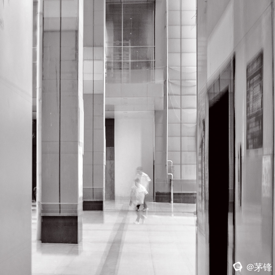 1-R0109256-3.jpg