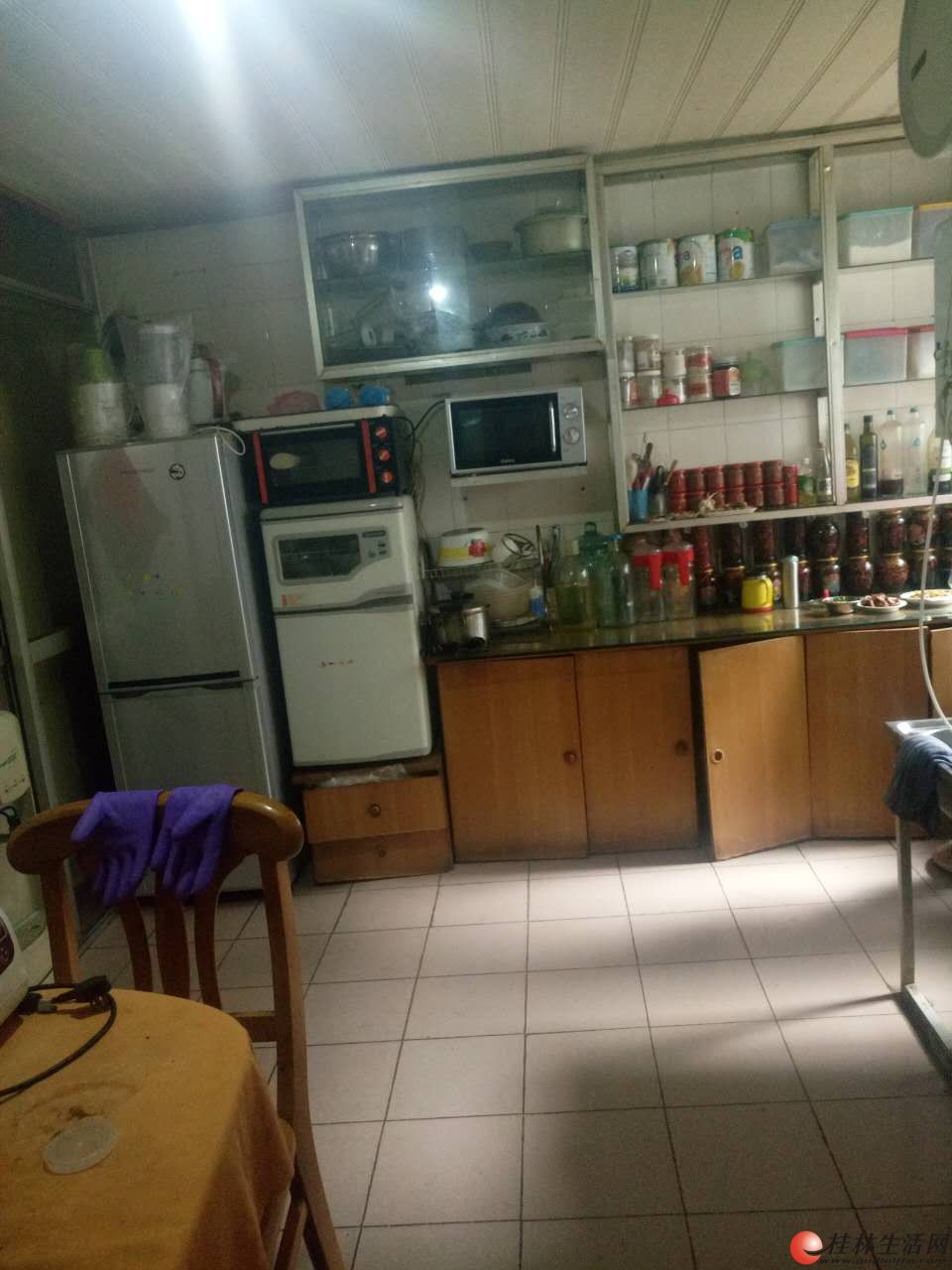 ���ʹ�����λ�� 3��2��1�� 102ƽ��