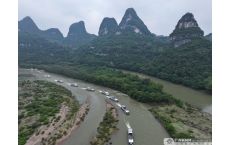 &ldquo;五一&rdquo;假期，桂林江面千筏竞渡!
