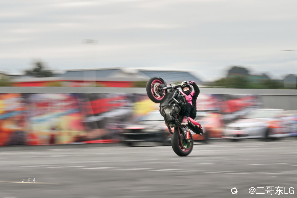 超华特技飞车秀 (11).jpg