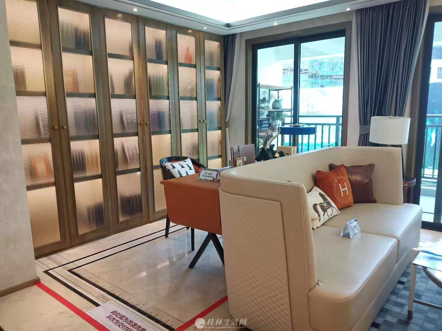 ����Сѧ��  ���û�������ʽ¥119ƽ4��58.9���ͳ�λ