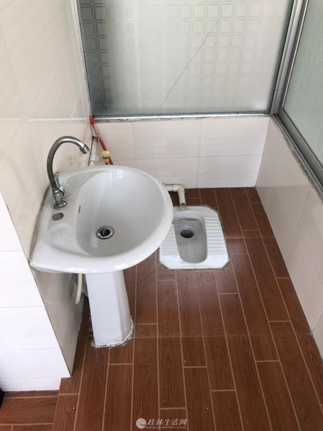 ���ۣ�����վ�Ա�����·3¥97ƽ3��2��2����װ1990�꽨       ���ӻ���