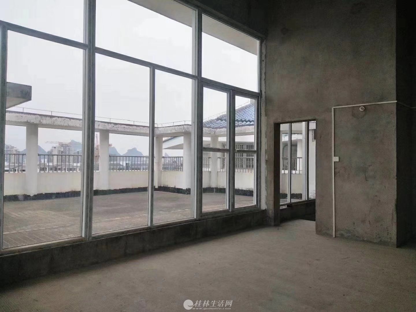 �����廨԰��¥��ʽ������¶̨135���©��