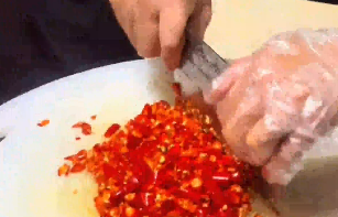 只有广西人懂这一盆的含金量！桂林网友自制下饭神器“刀豆酸”！不夸张，刀豆酸配粥我能一口气吃5碗