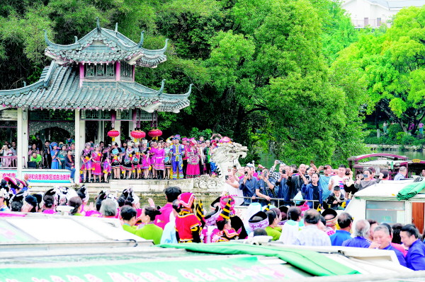 “铸牢中华民族共同体意识——潮聚三月三·和谐在八桂”系列活动精彩上演
