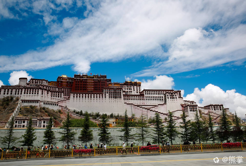 六月西藏布达拉宫