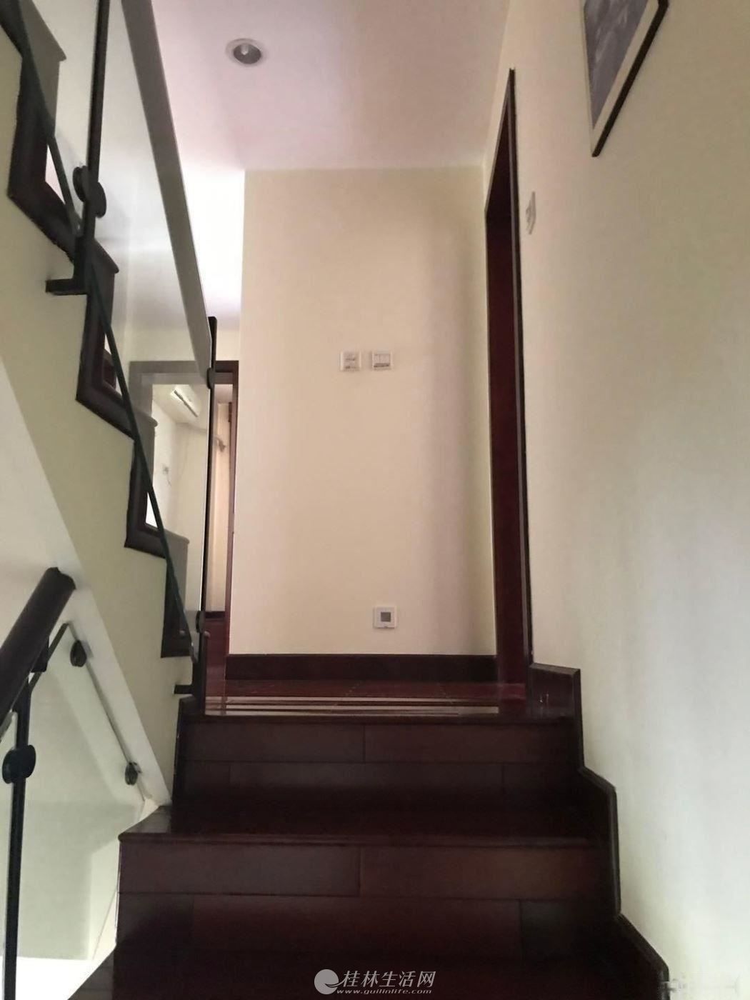 T����һ�ݶ���3~5¥��ʽ����250��