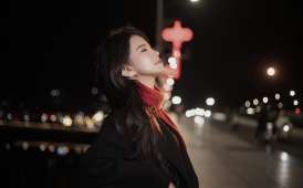 路灯下的随手拍