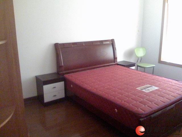 ��Ŷ ����������԰ 3��2��120ƽ�� ��װ�޼���2400