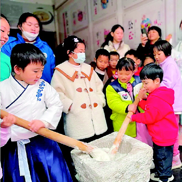 暖意濃濃鬧元宵 幸福鄰里一家親