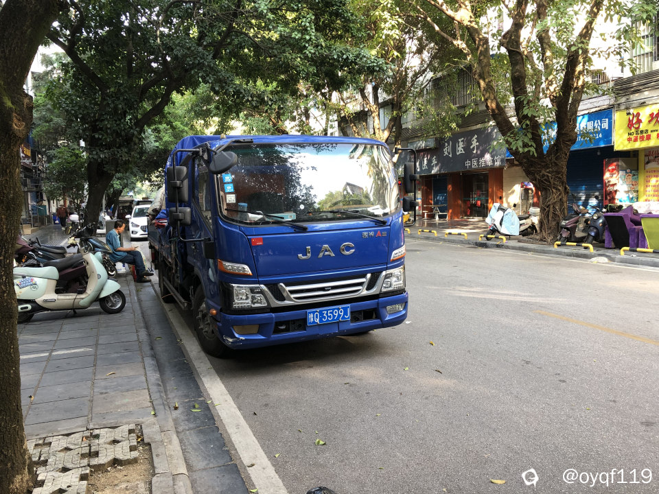 违章停车.jpg