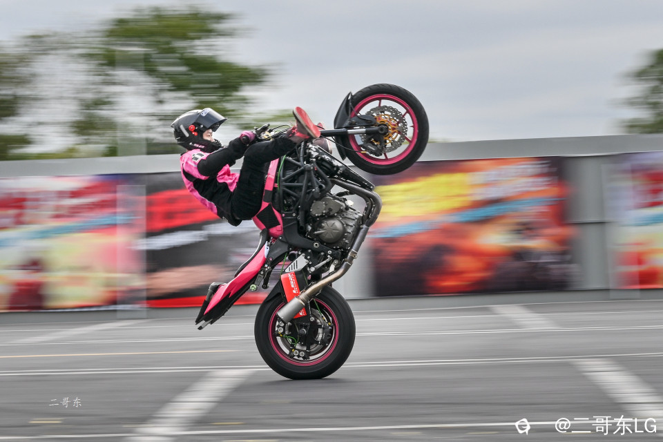 超华特技飞车秀 (17).jpg