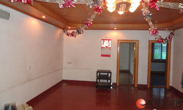 ��¡Է��װ3���ɸ�4���� 3��2��2�� 62���  �ƽ�¥�㣬���ͷ������Լ۱ȷǳ��ߡ�