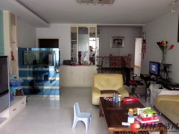 �������ͳǵ��ݳ��� ��װ3��2��2�� 2800Ԫ/�� �ҵ�Ҿ���ȫ