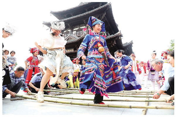 载歌载舞共庆“广西三月三”