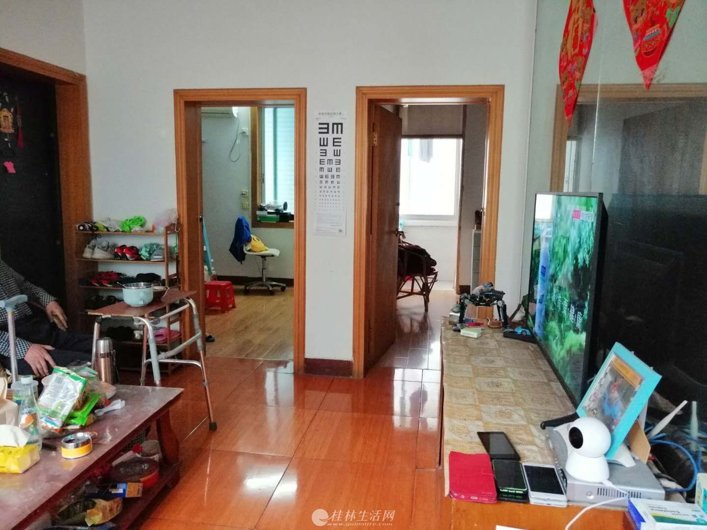 ����·���ش�Ժ2¥���ź�ѧ��������61�O���ź�Сѧ�����Աߣ�