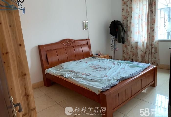���н�����ѧ�������Ƕ��2��1��1�����е�װ�ޣ�