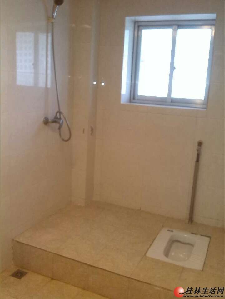 Q���� ��Ԫ�´� 3��2�� ��װ�� 84��ƽ�� ��Դ������ 1500��ֵ����