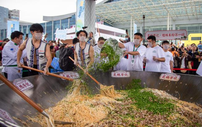 潮动三月三&middot;一碗米粉撬动一座城