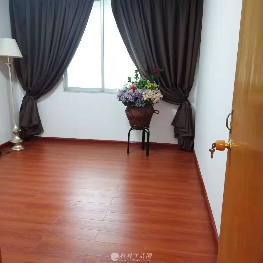 �Ÿ���С�������ĵض��ص�˫ѧ����3¥����һ