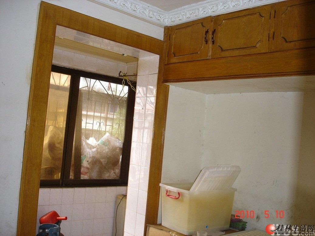 ��԰С��3¥2��һ��78ƽ�׳�����Ůʿ18920291952