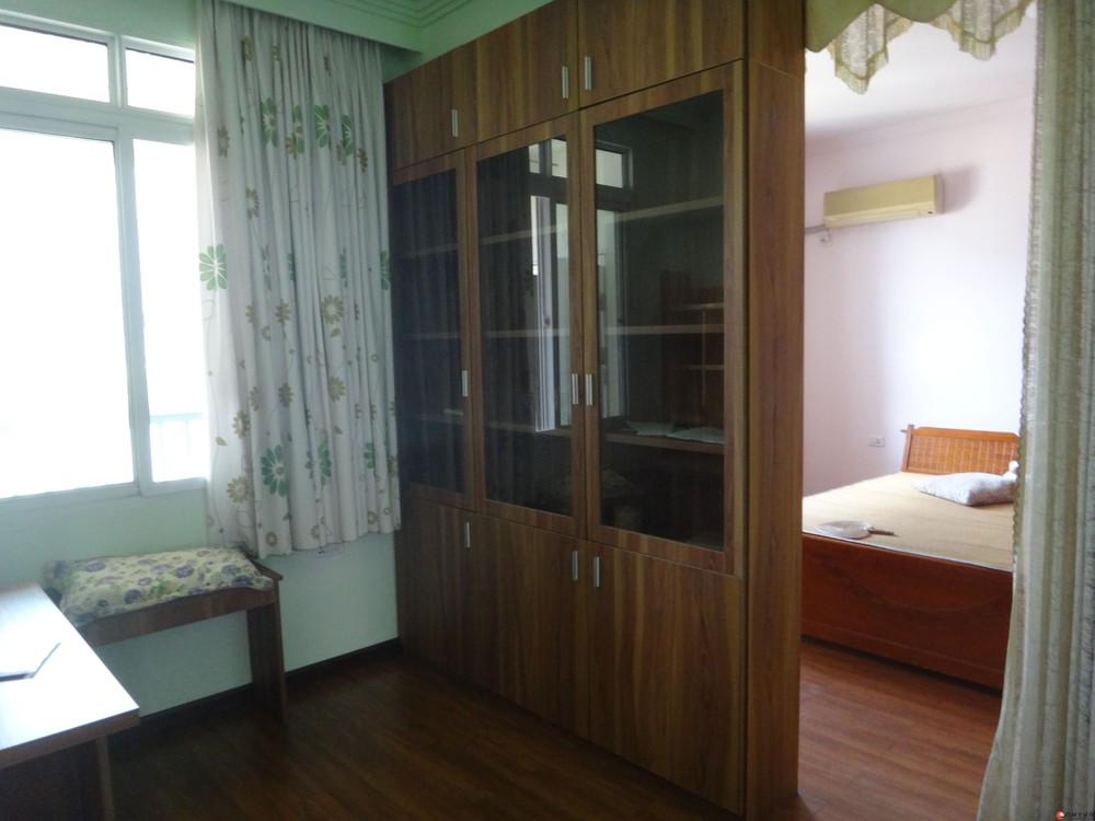 R ��ɽ����½Ժ������140�O 4��2��2����װ�� �����ס2400/��