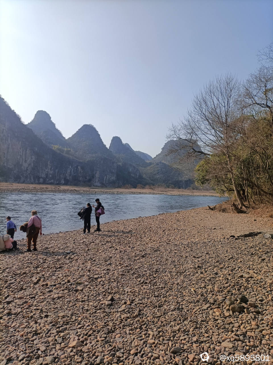河边1
