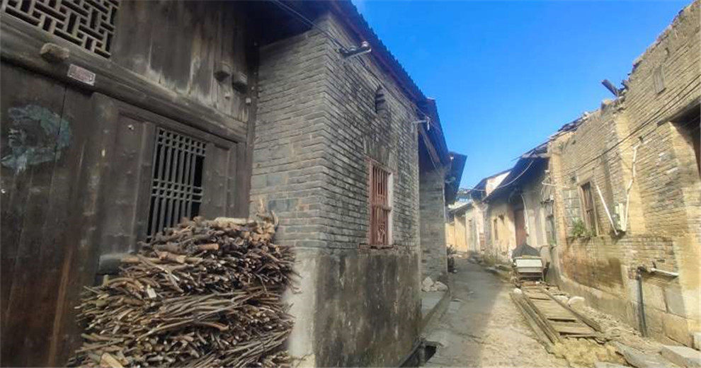 德胜巷，雄村热闹小镇上，一条安静的古街巷