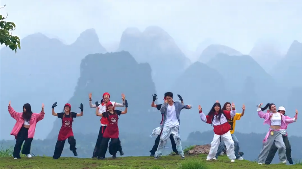 桂林适合跳林依伦《爱情鸟》舞蹈的背景