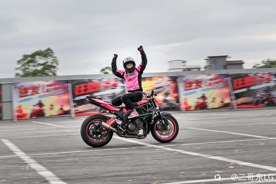 超华特技飞车秀 (16).jpg